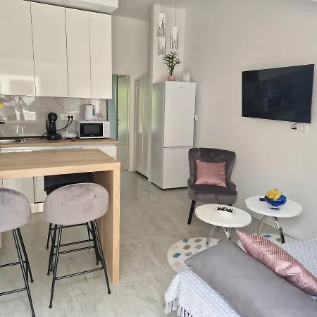 Leana Appartement *