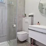 Leana Apartment Split