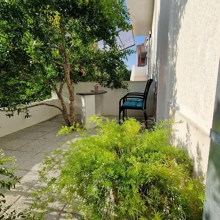 Leana Apartment *