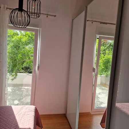 Leana Split